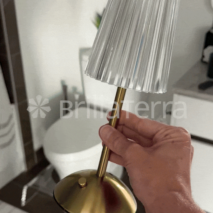 ÚLTIMAS 12 UNIDADES - LumiGold – Lámpara de mesa de cristal dorado con luz ajustable + 3 REGALOS